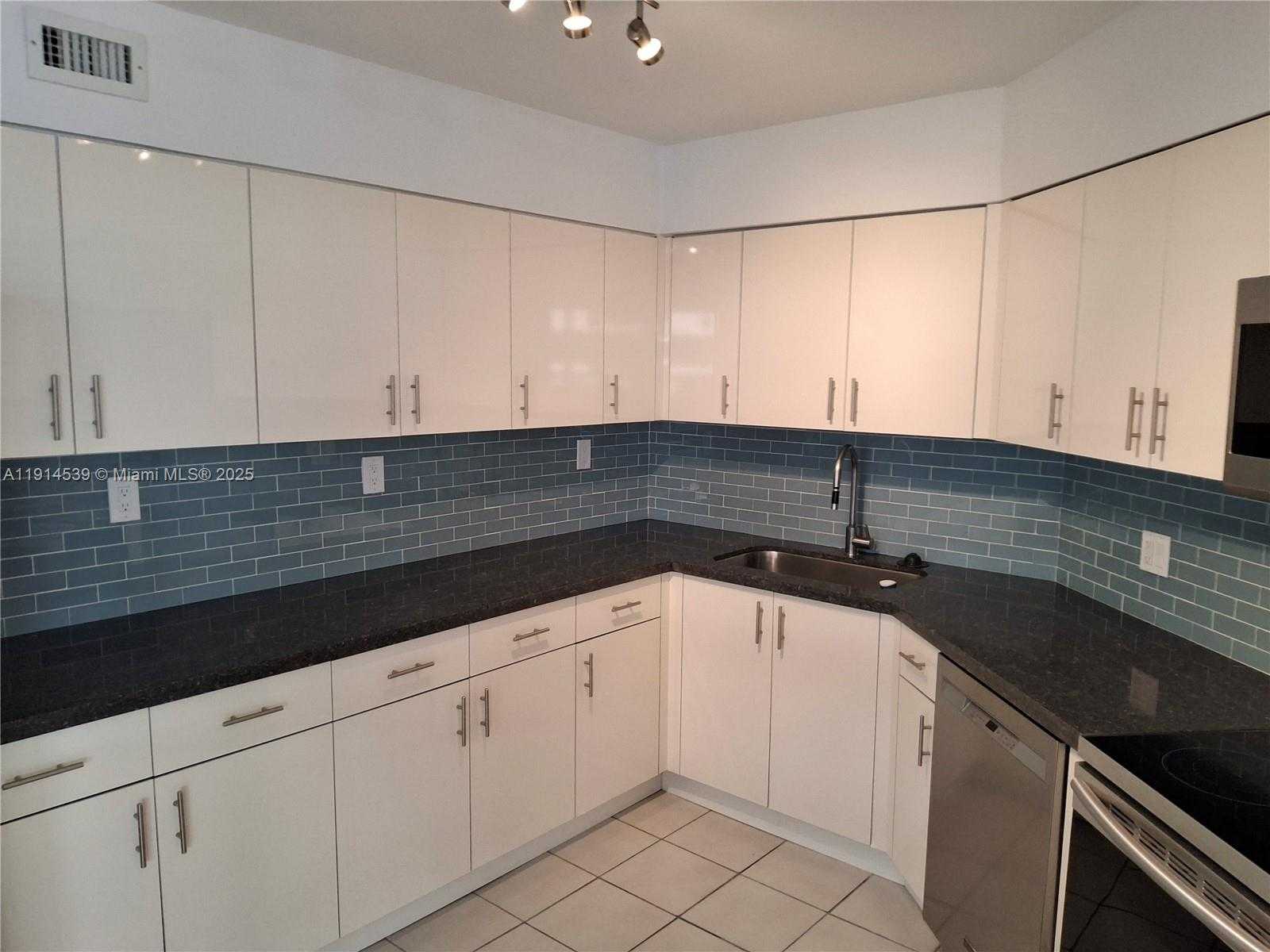 Small Image of 5161 COLLINS AVE #312, Miami Beach Number 21