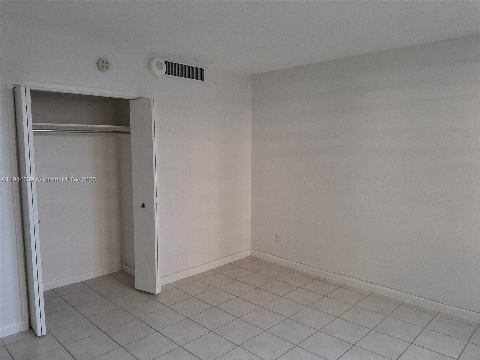 Small Image of 5161 COLLINS AVE #312, Miami Beach Number 26