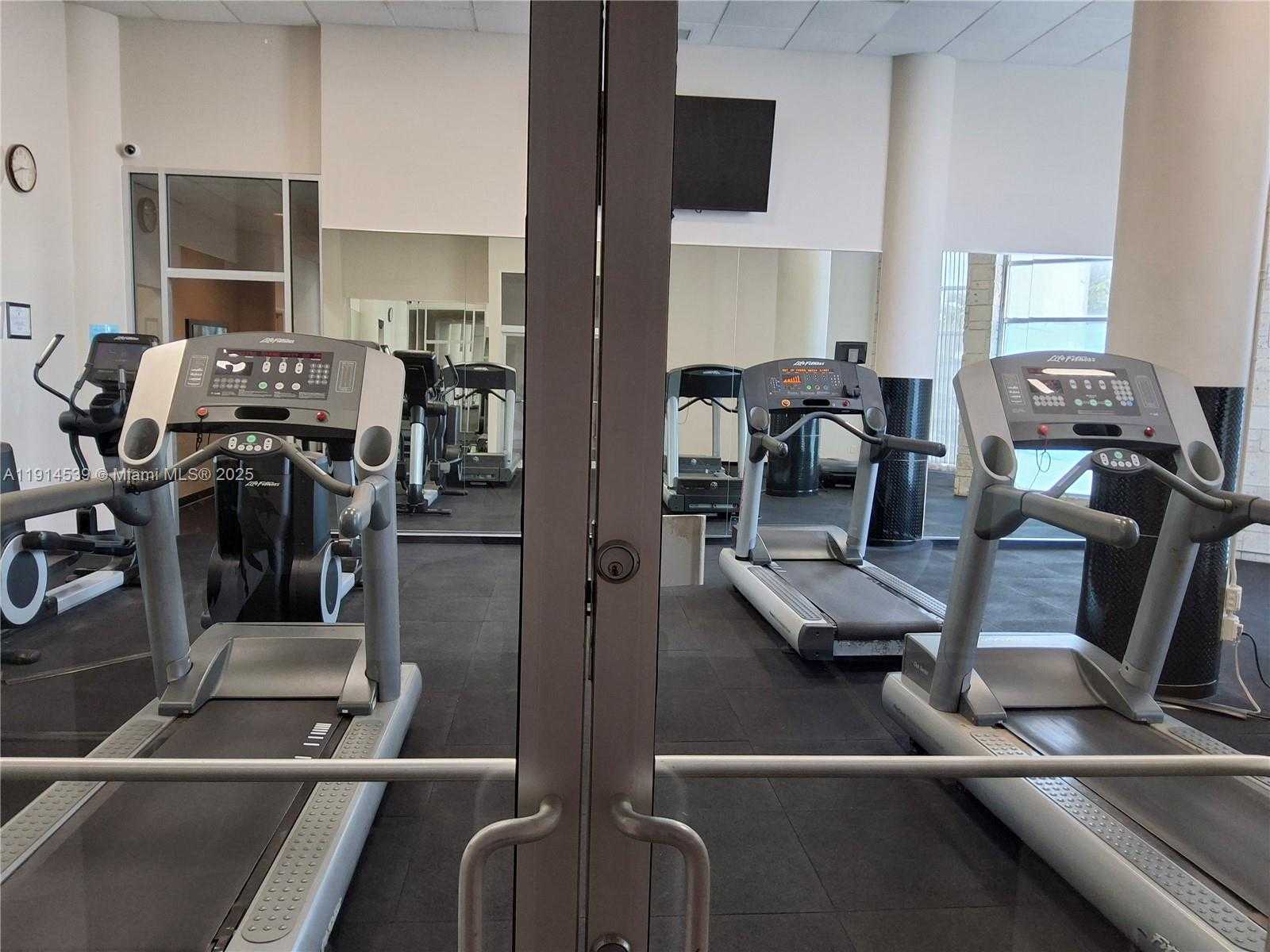 Small Image of 5161 COLLINS AVE #312, Miami Beach Number 5