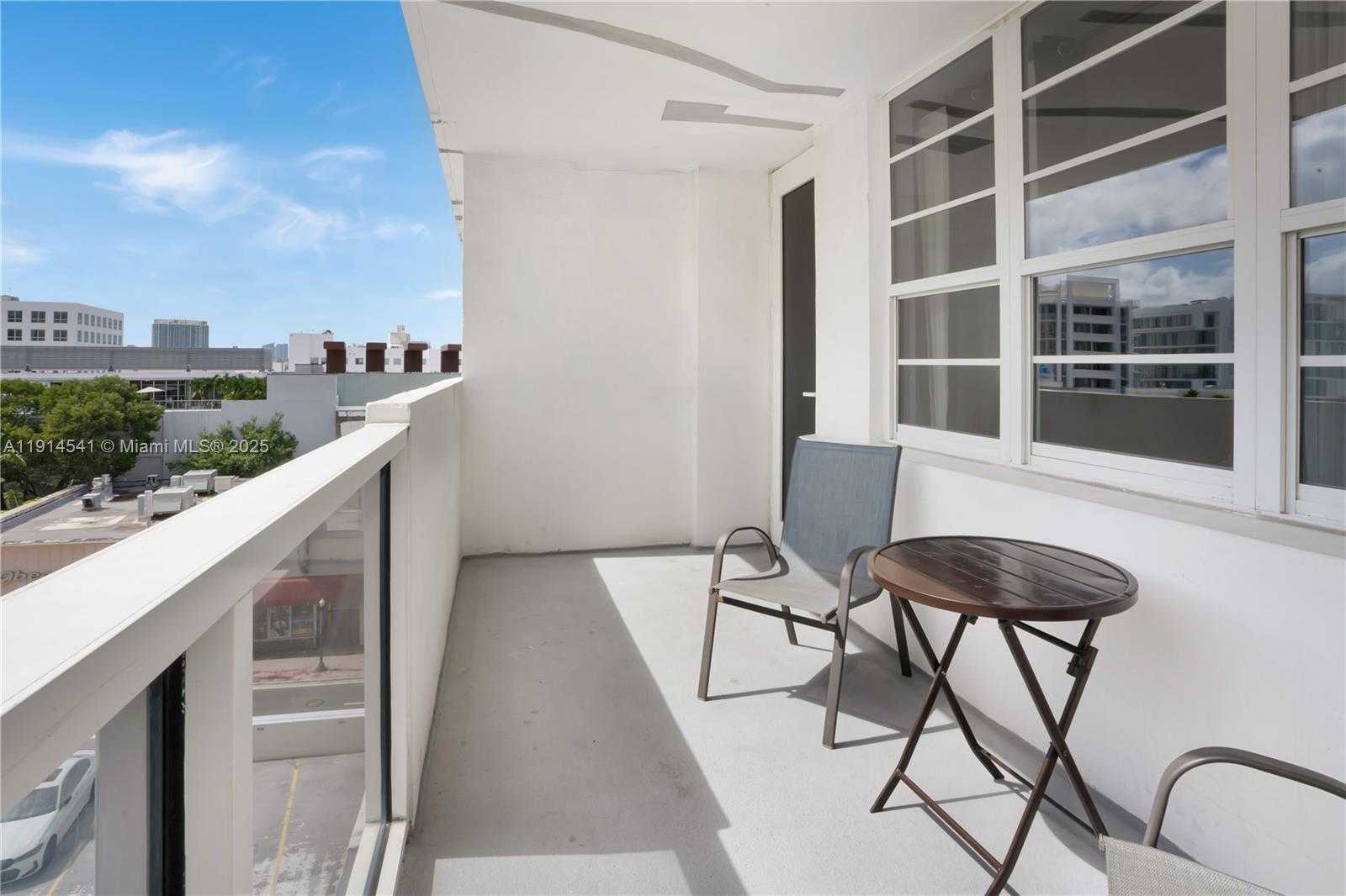 Small Image of 100 LINCOLN RD #607, Miami Beach Number 3