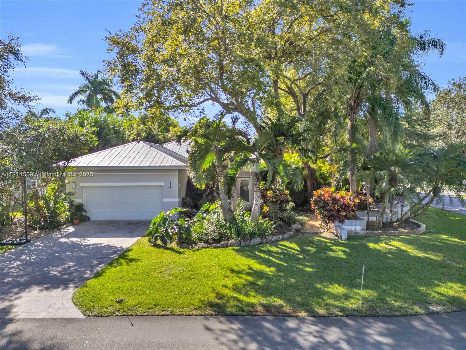 Small Image of 5794 SOUTH WEST 76TH TER, South Miami Number 3