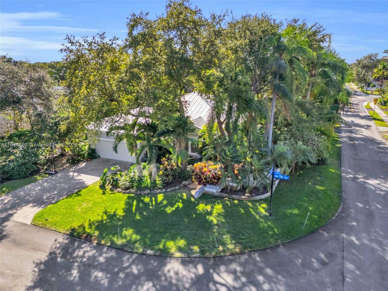 Small Image of 5794 SOUTH WEST 76TH TER, South Miami Number 31