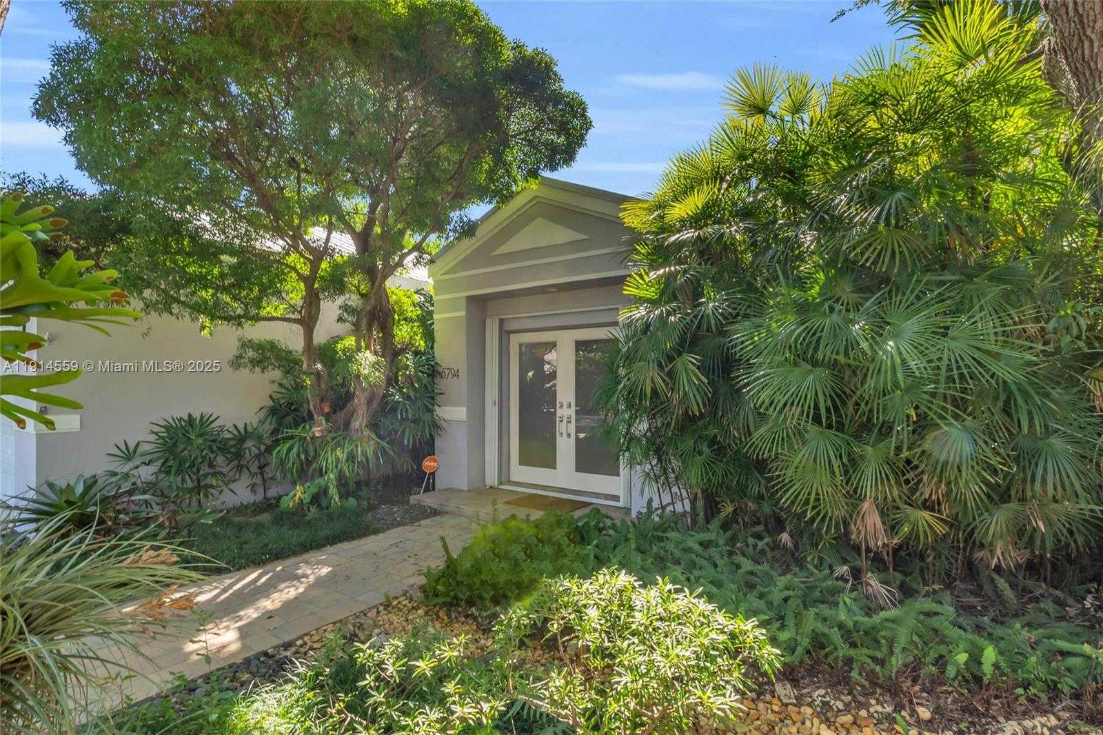 Small Image of 5794 SOUTH WEST 76TH TER, South Miami Number 4