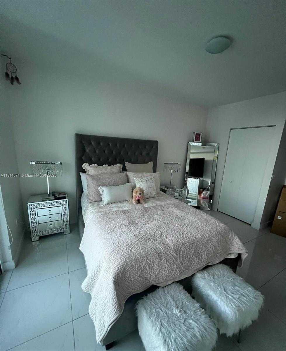 Small Image of 185 SOUTH WEST 7TH ST #1714, Miami Number 4