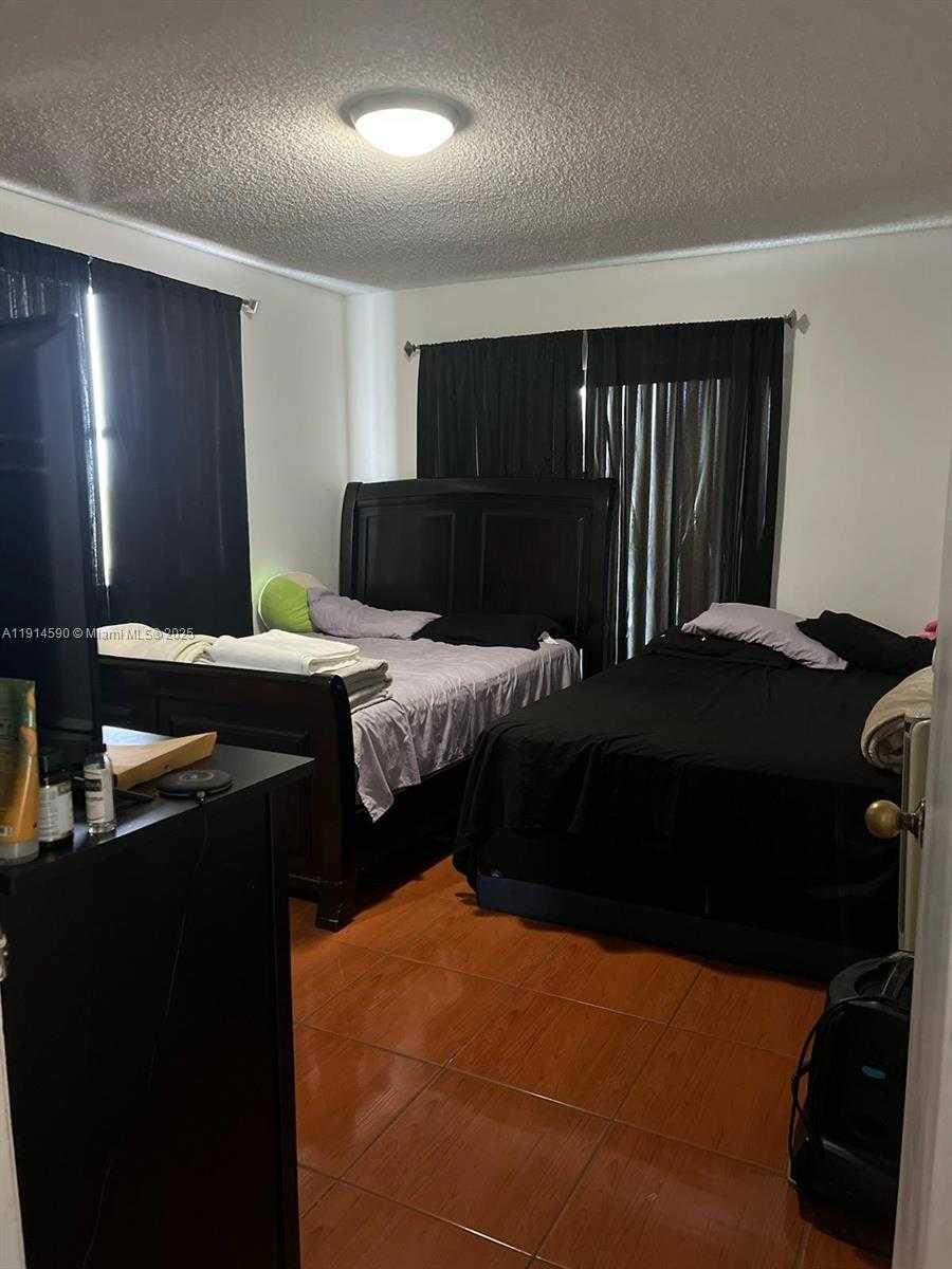 Small Image of 8160 GENEVA CT #512, Doral Number 5