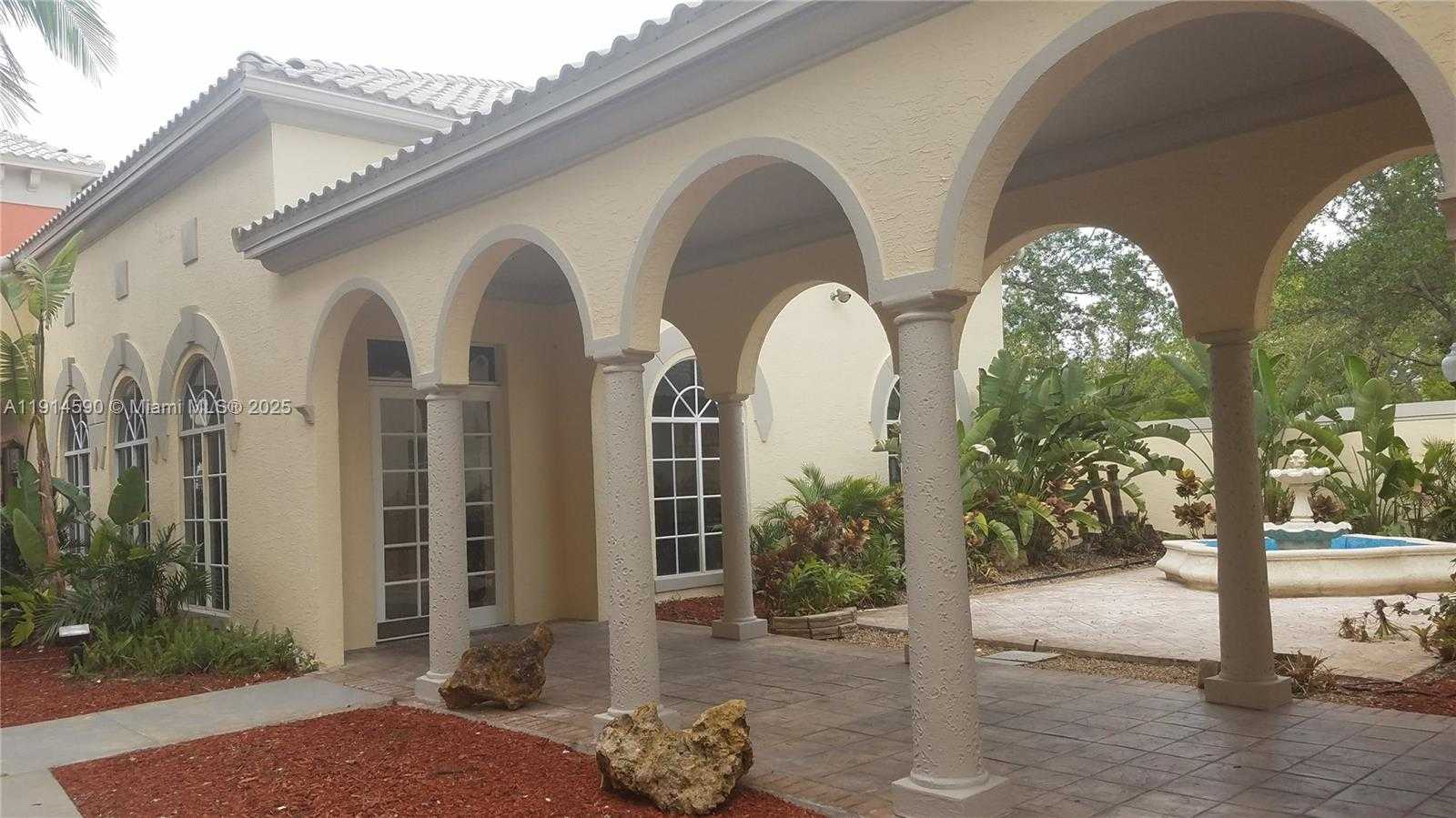 Small Image of 8160 GENEVA CT #512, Doral Number 8