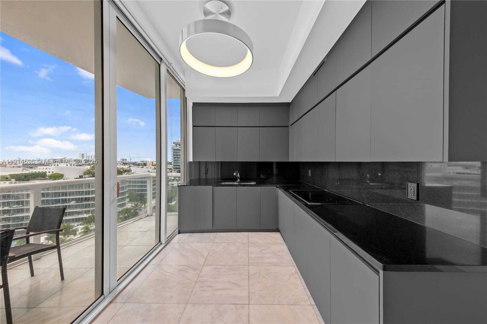 Small Image of 50 SOUTH POINTE DR #1206, Miami Beach Number 11