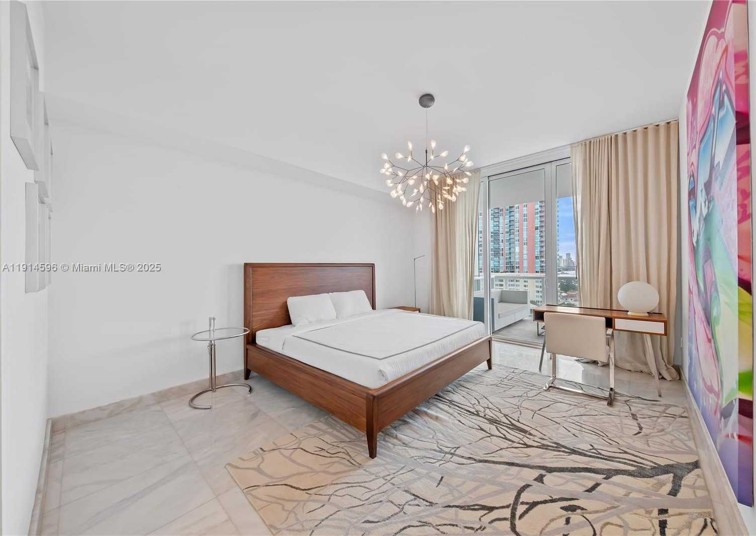 Small Image of 50 SOUTH POINTE DR #1206, Miami Beach Number 15