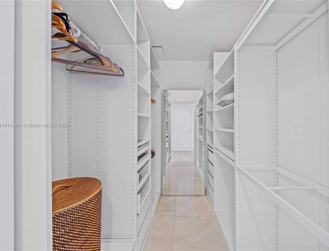 Small Image of 50 SOUTH POINTE DR #1206, Miami Beach Number 17