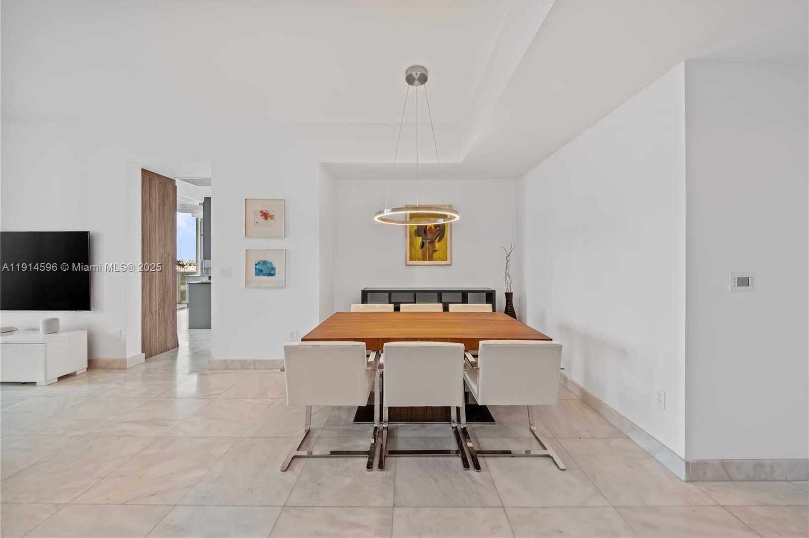 Small Image of 50 SOUTH POINTE DR #1206, Miami Beach Number 2