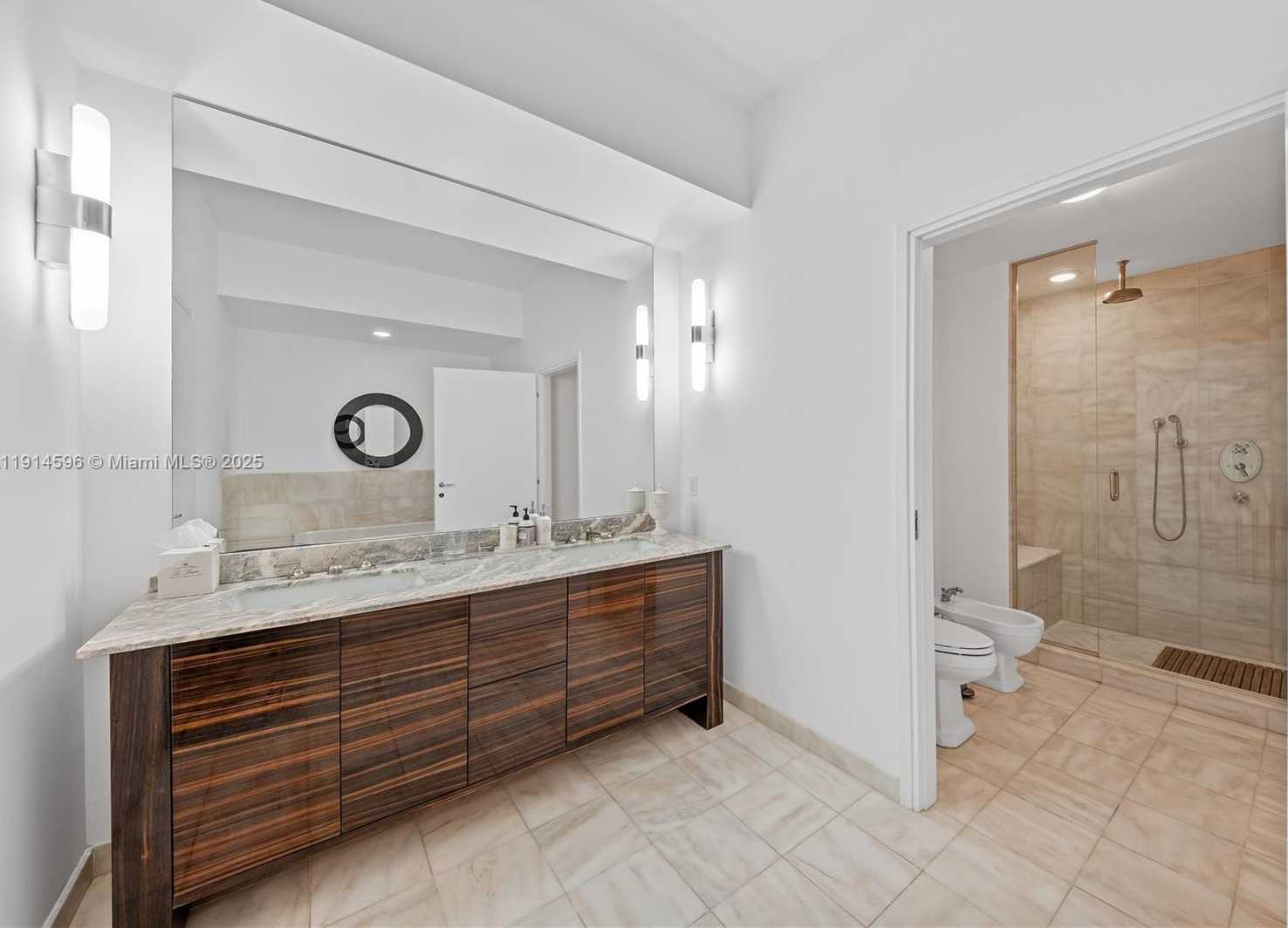Small Image of 50 SOUTH POINTE DR #1206, Miami Beach Number 21