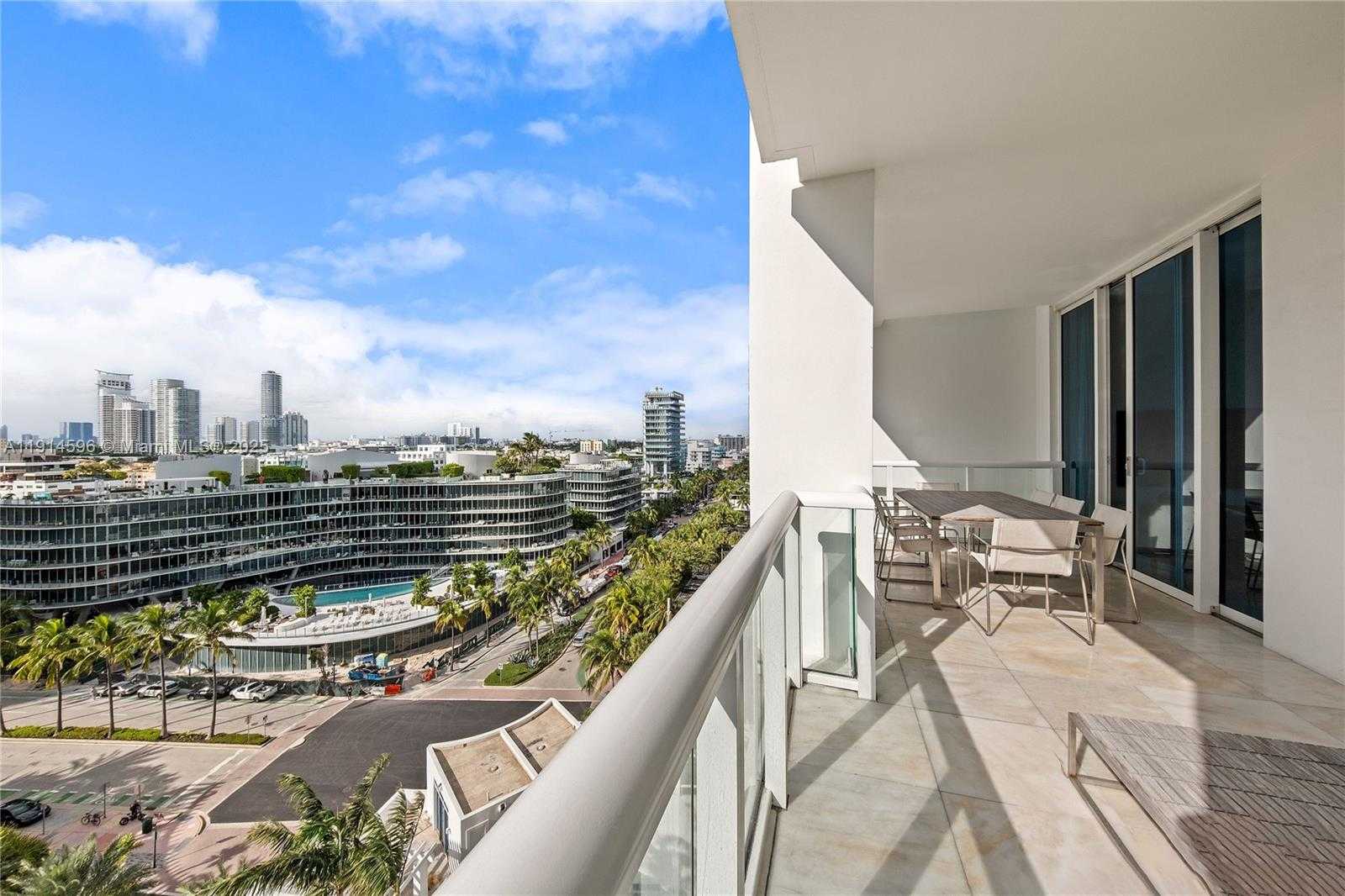 Small Image of 50 SOUTH POINTE DR #1206, Miami Beach Number 3