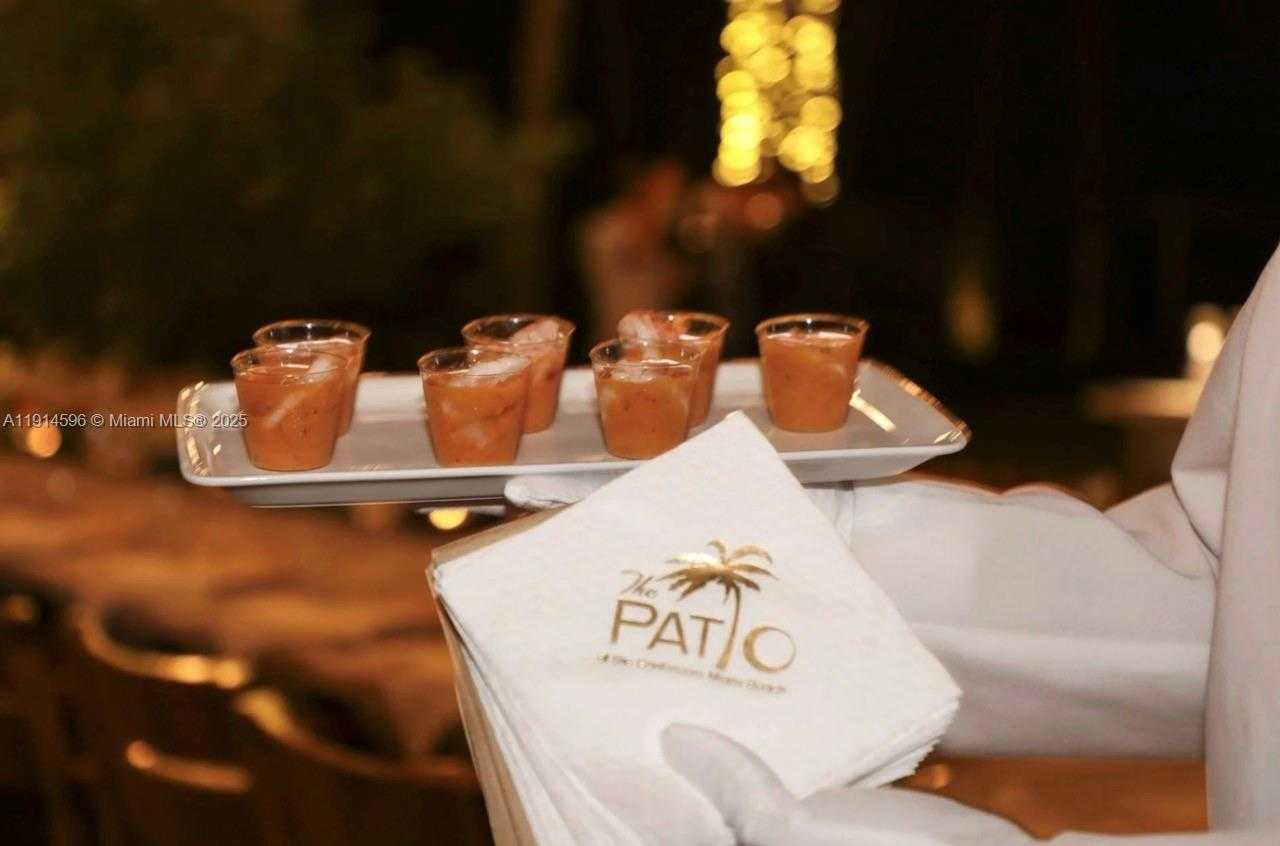 Small Image of 50 SOUTH POINTE DR #1206, Miami Beach Number 37