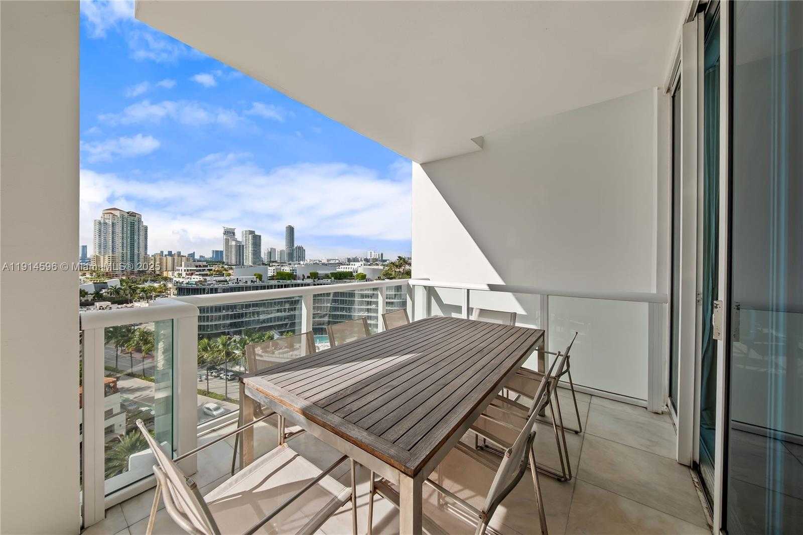 Small Image of 50 SOUTH POINTE DR #1206, Miami Beach Number 4