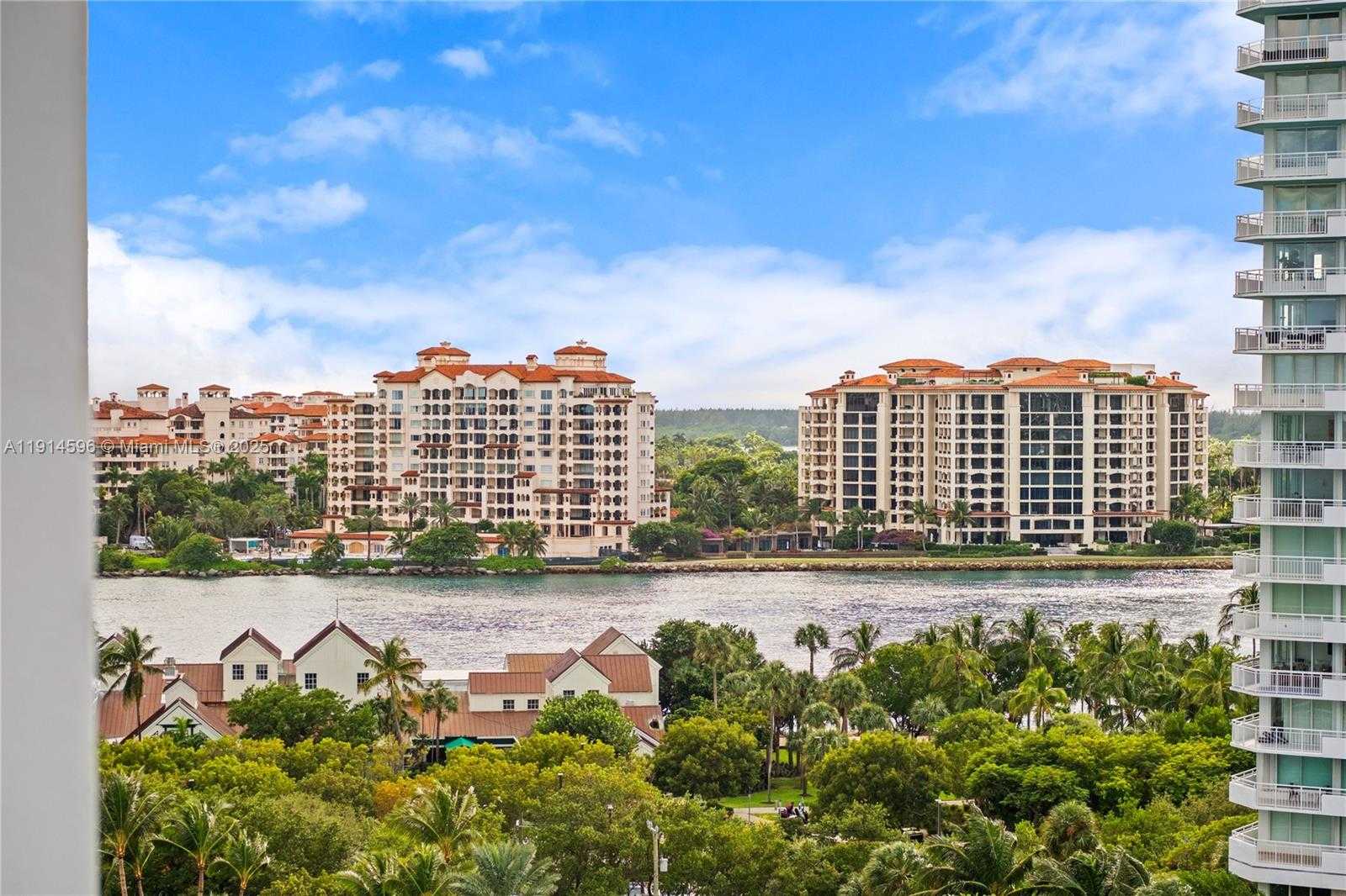 Small Image of 50 SOUTH POINTE DR #1206, Miami Beach Number 6