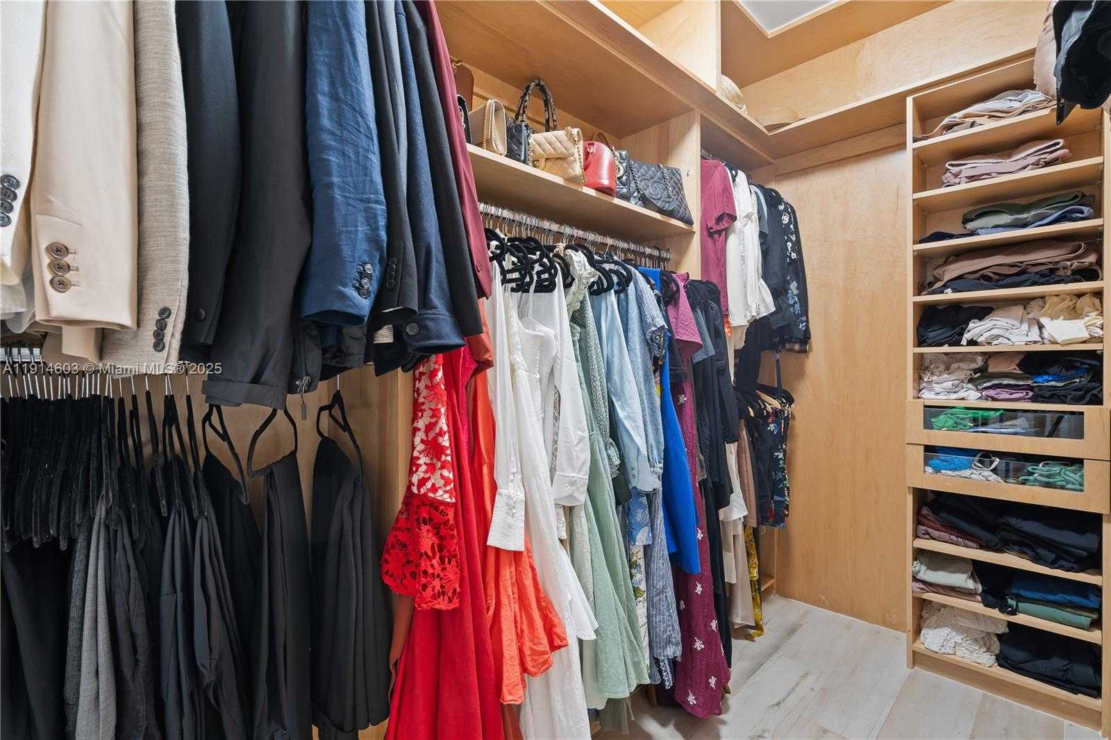 Small Image of 1581 BRICKELL AVE #1202, Miami Number 20