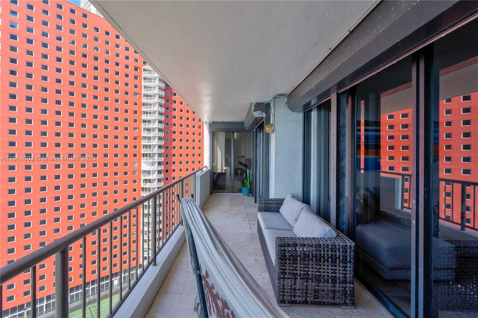 Small Image of 1581 BRICKELL AVE #1202, Miami Number 34