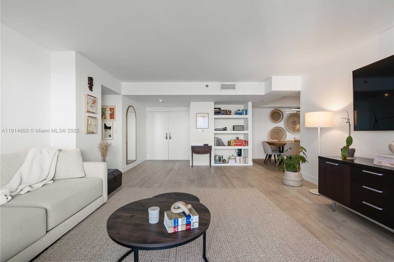 Small Image of 1581 BRICKELL AVE #1202, Miami Number 9