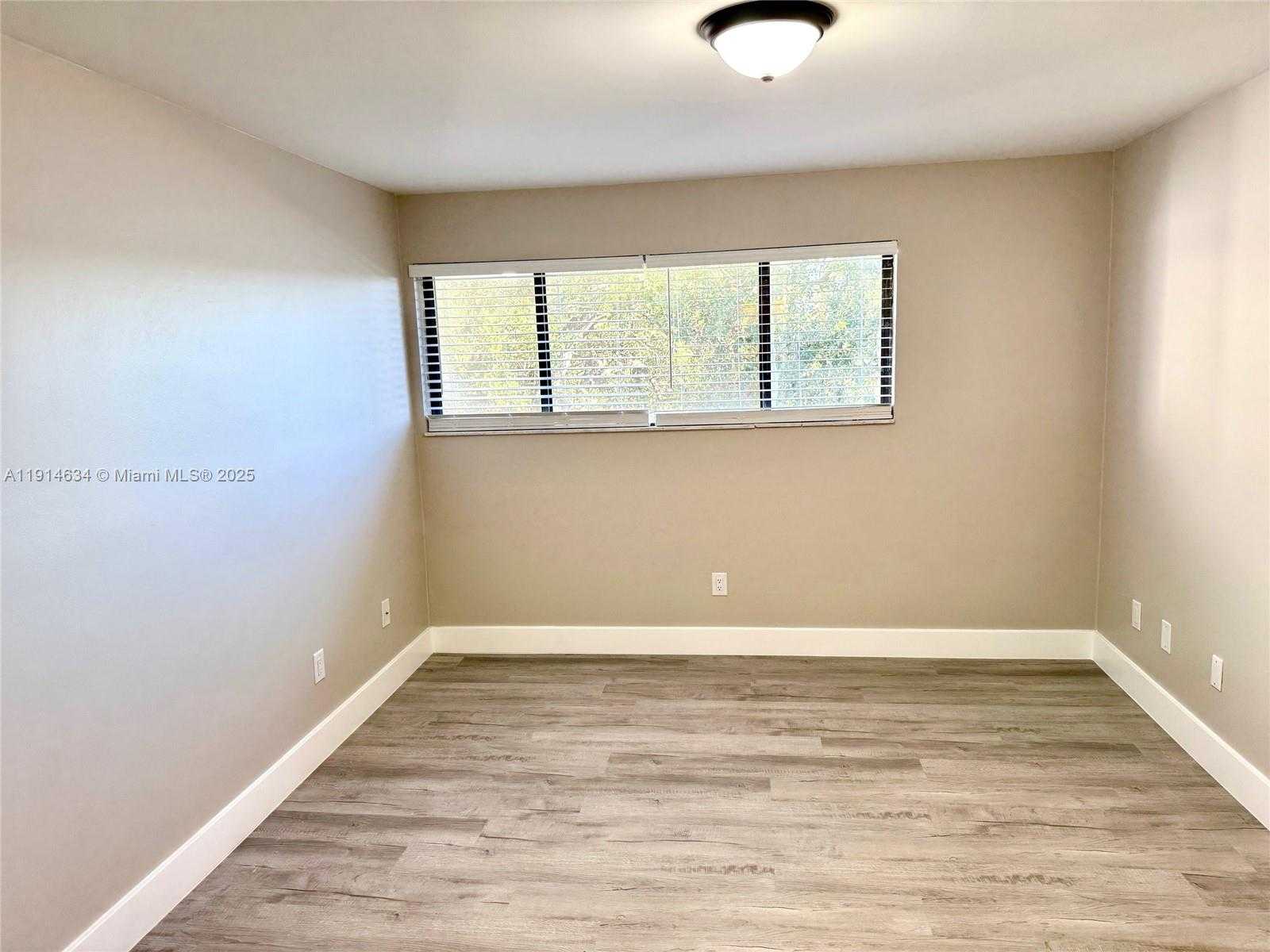 Small Image of 9719 HAMMOCKS BLVD #203, Miami Number 11