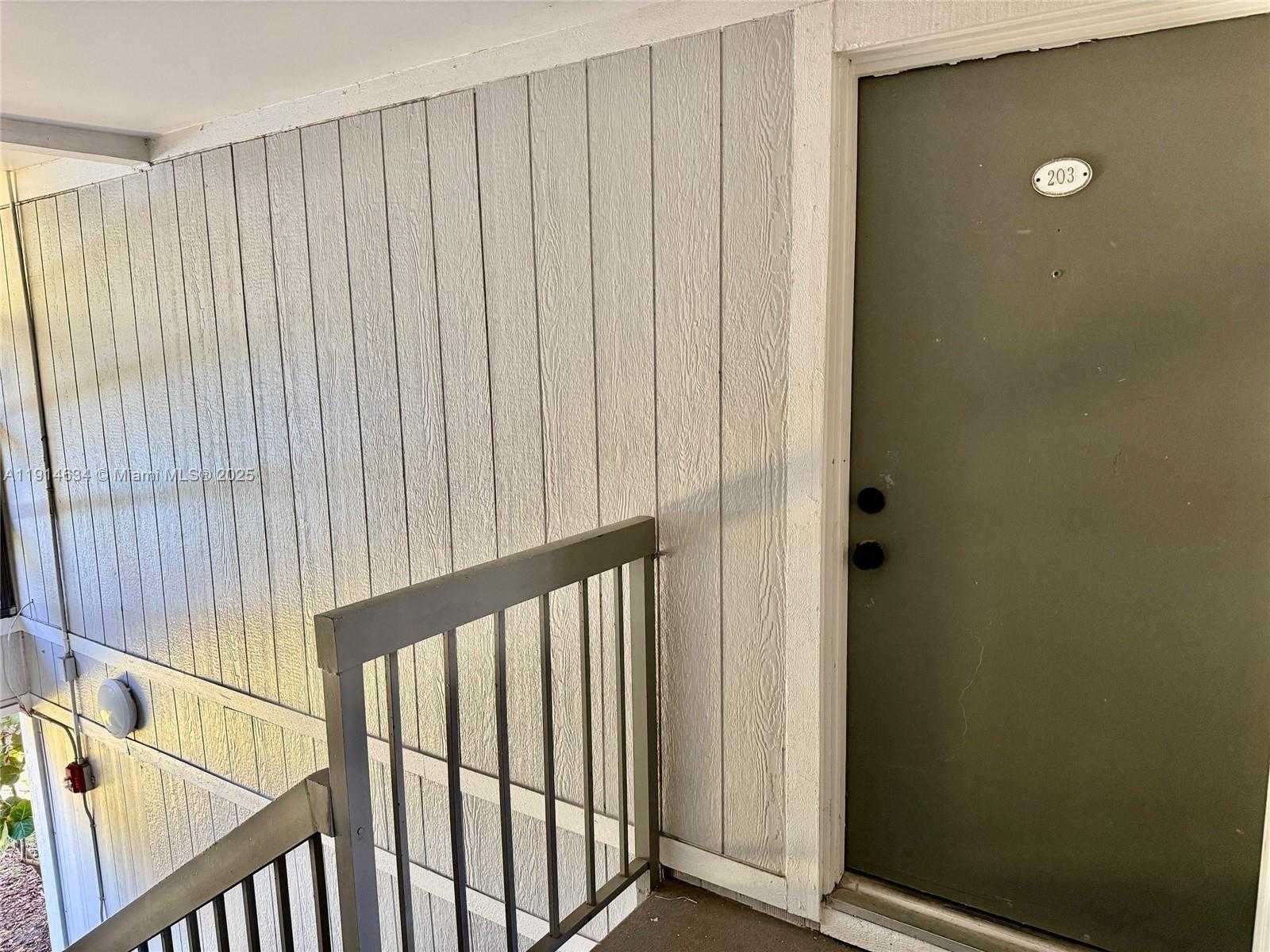 Small Image of 9719 HAMMOCKS BLVD #203, Miami Number 3