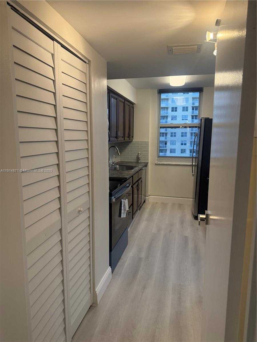Small Image of 250 174TH ST #1405, Sunny Isles Beach Number 13