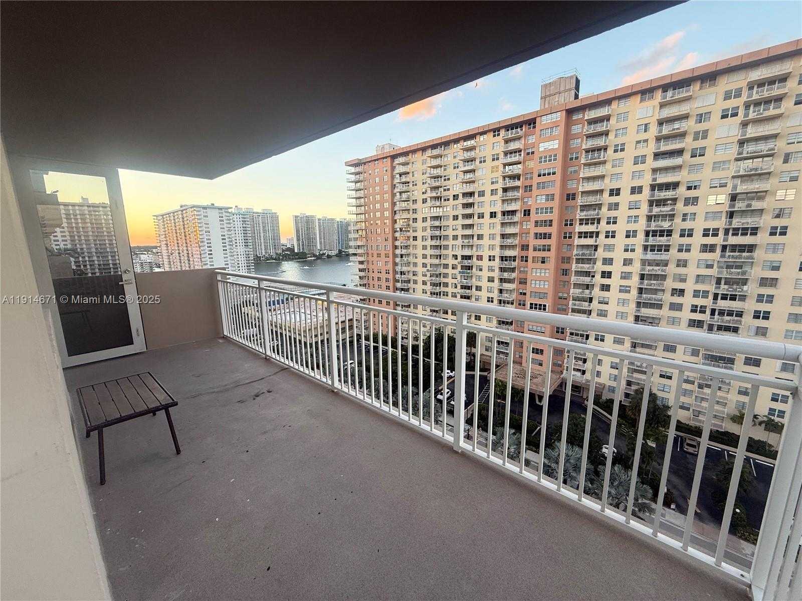 Small Image of 250 174TH ST #1405, Sunny Isles Beach Number 3