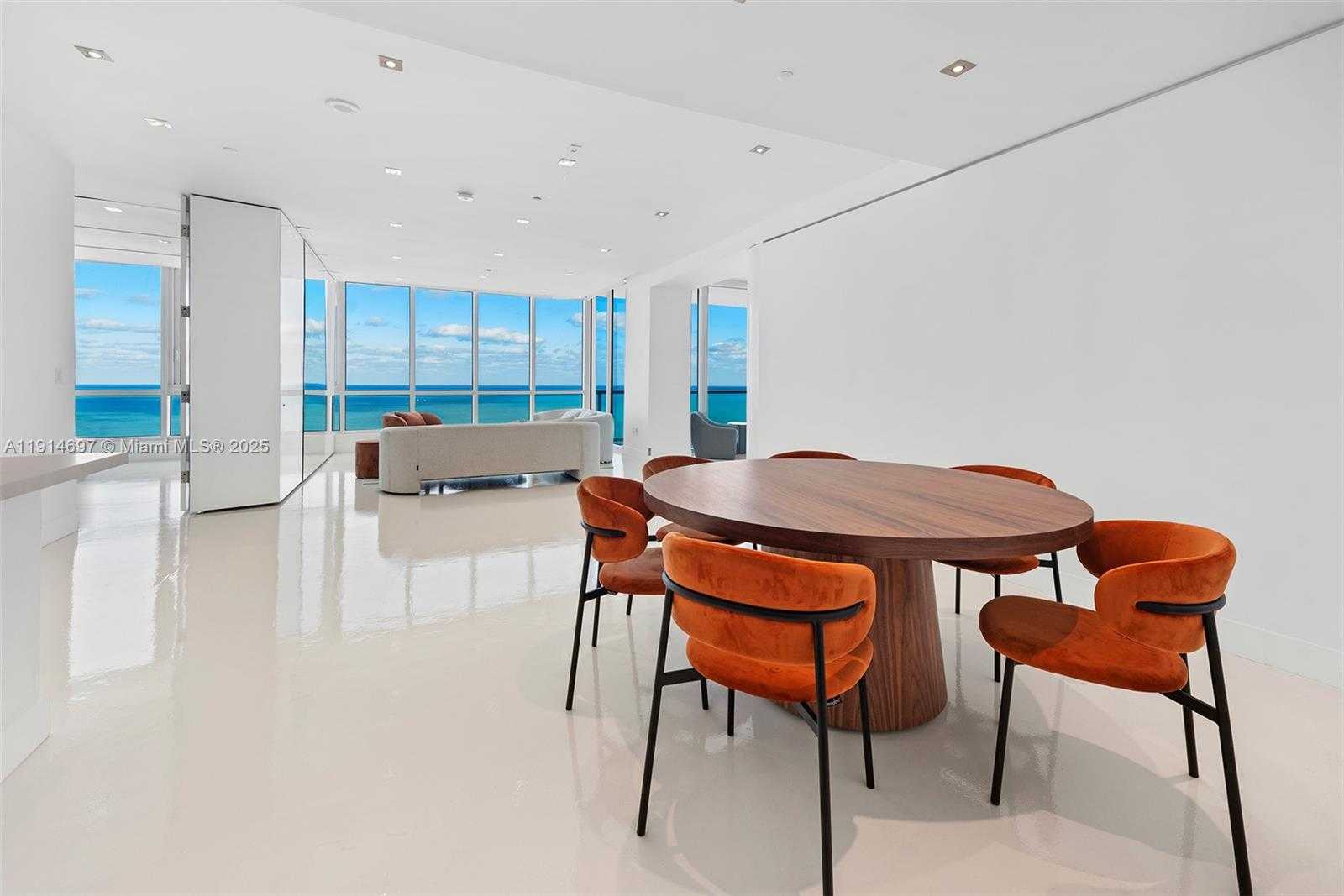 Small Image of 100 SOUTH POINTE DR #2306, Miami Beach Number 1