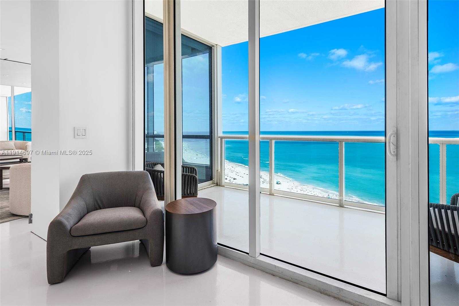 Small Image of 100 SOUTH POINTE DR #2306, Miami Beach Number 9
