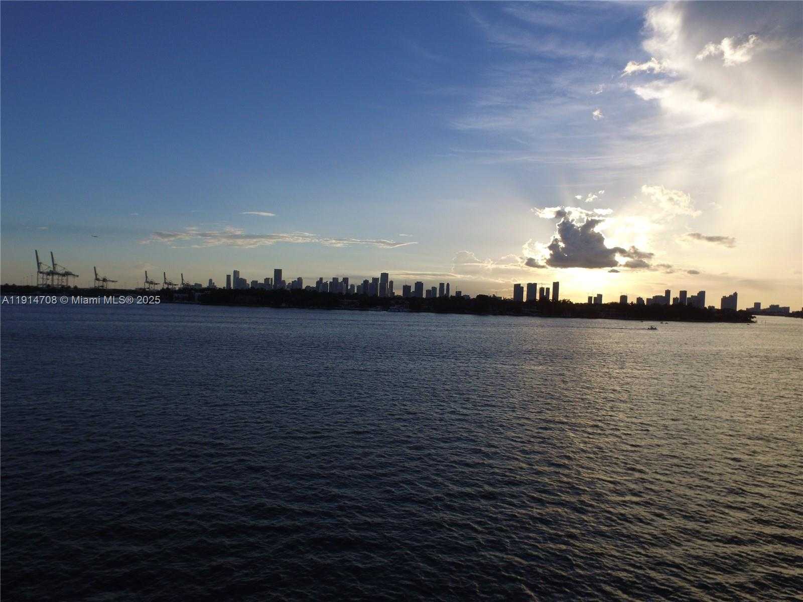 Small Image of 800 WEST AVE #938, Miami Beach Number 14