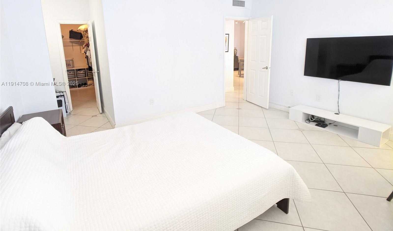 Small Image of 800 WEST AVE #938, Miami Beach Number 9