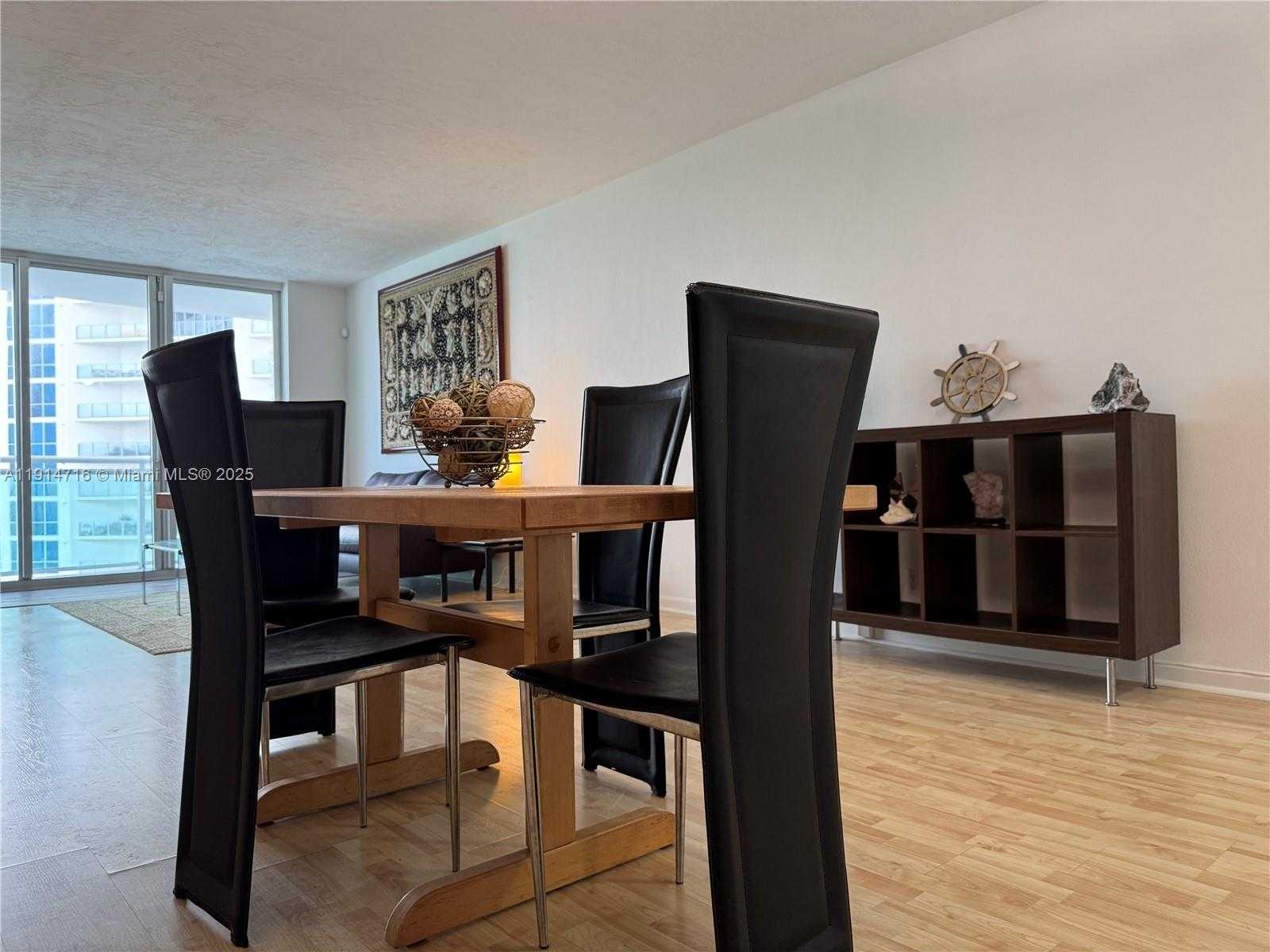 Small Image of 3001 SOUTH OCEAN DR #1423, Hollywood Number 8