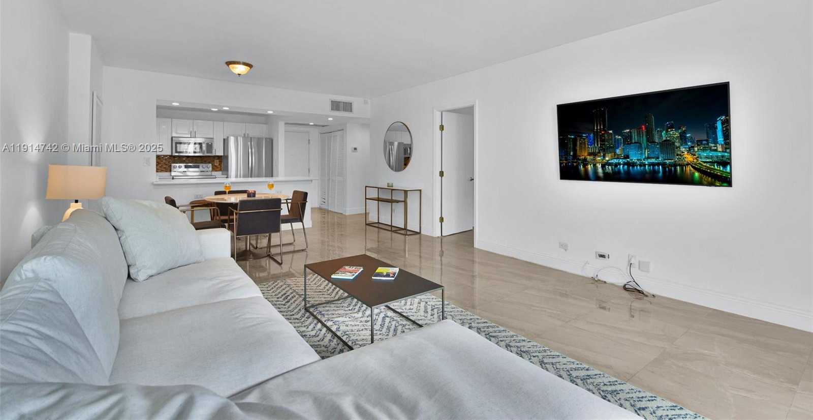Small Image of 2301 COLLINS AVE #1002, Miami Beach Number 2