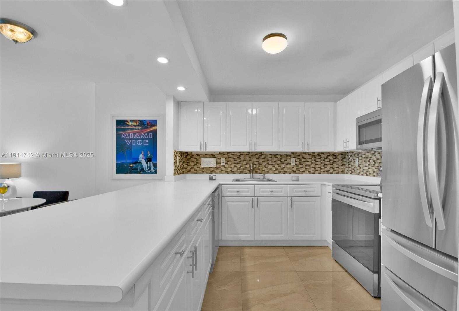 Small Image of 2301 COLLINS AVE #1002, Miami Beach Number 4