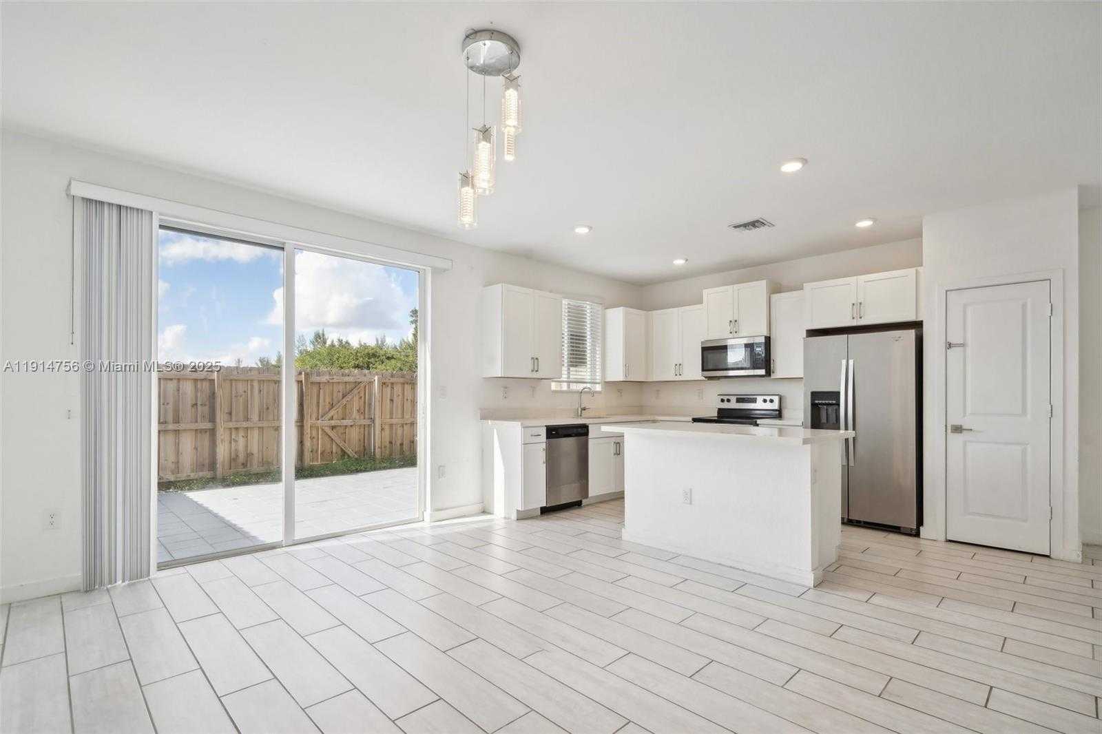 Small Image of 1006 SOUTH EAST 23RD AVE #1006, Homestead Number 5