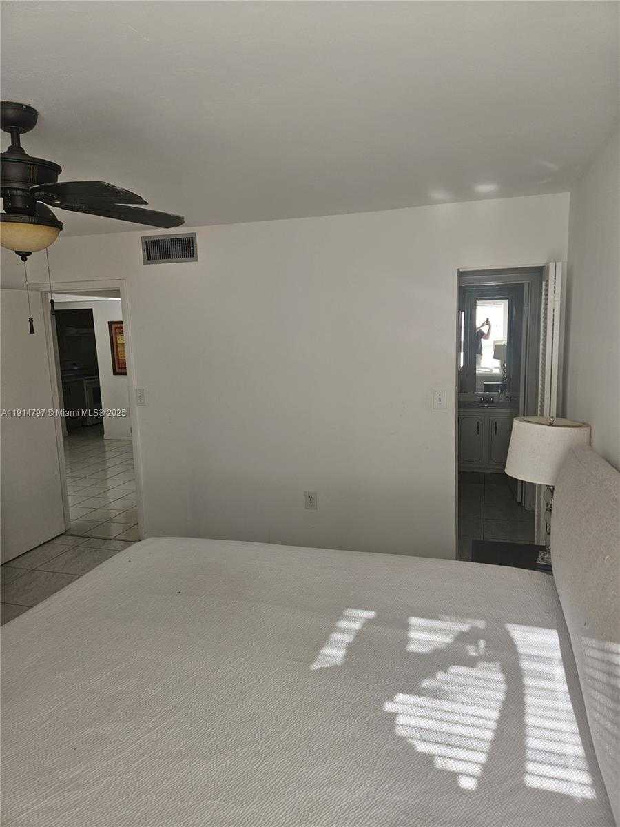 Small Image of 201 178TH DR #302, Sunny Isles Beach Number 12