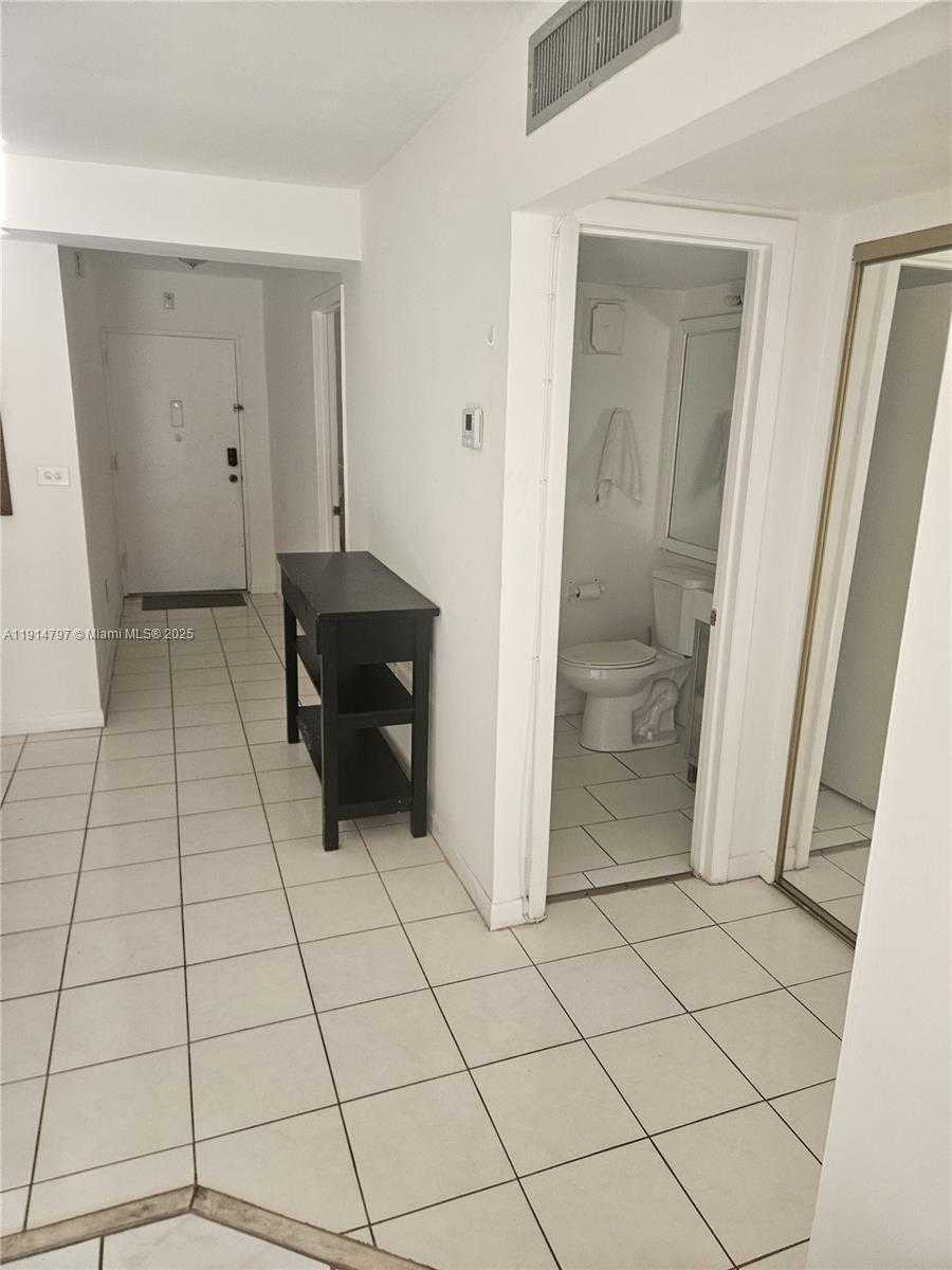 Small Image of 201 178TH DR #302, Sunny Isles Beach Number 15