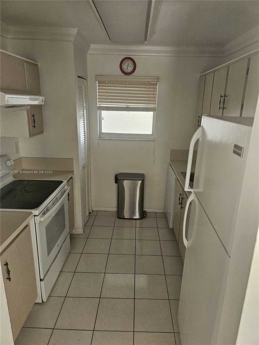 Small Image of 201 178TH DR #302, Sunny Isles Beach Number 17