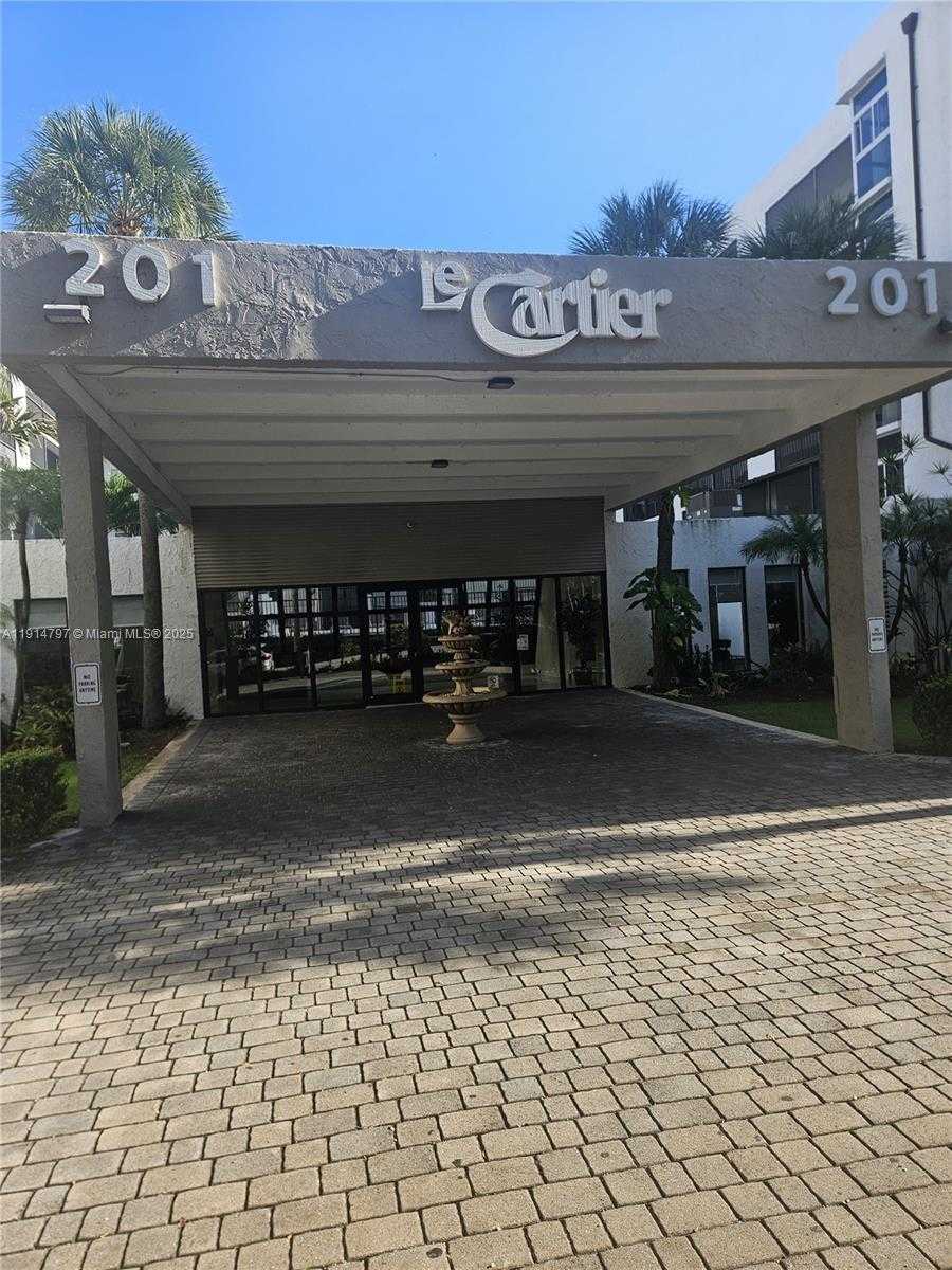 Small Image of 201 178TH DR #302, Sunny Isles Beach Number 2