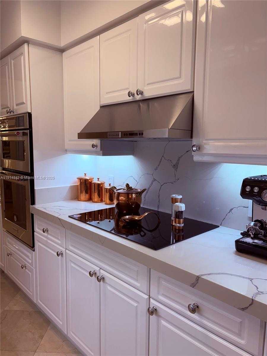 Small Image of 4779 COLLINS AVE #2302, Miami Beach Number 10