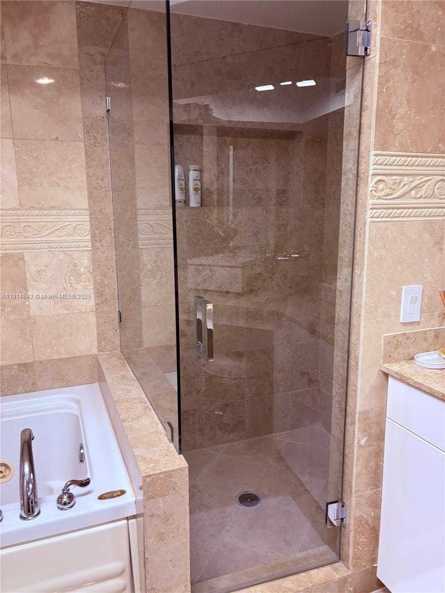 Small Image of 4779 COLLINS AVE #2302, Miami Beach Number 20