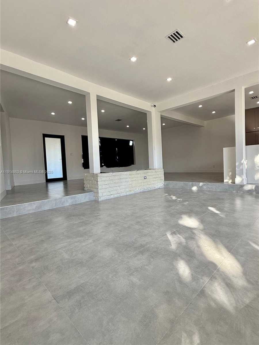 Small Image of 12615 NORTH MIAMI AVE #12615, North Miami Number 10