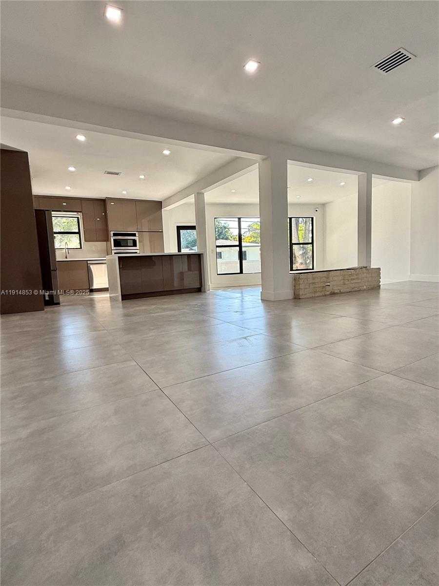 Small Image of 12615 NORTH MIAMI AVE #12615, North Miami Number 12