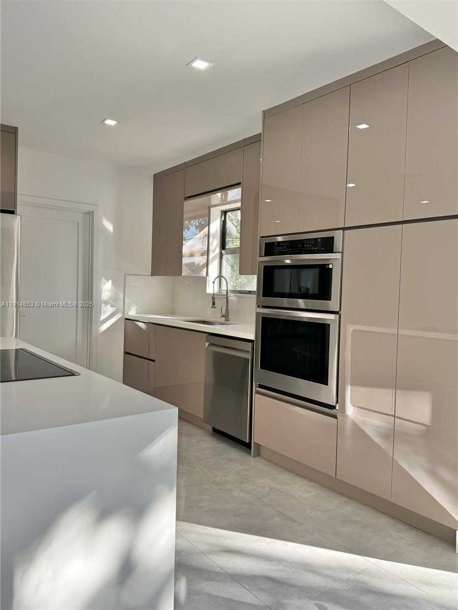 Small Image of 12615 NORTH MIAMI AVE #12615, North Miami Number 15