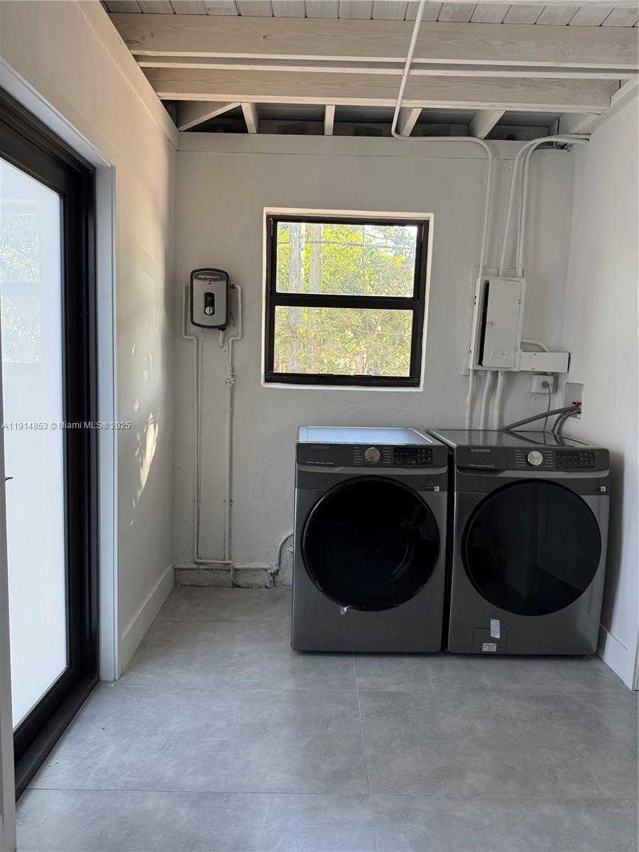 Small Image of 12615 NORTH MIAMI AVE #12615, North Miami Number 27