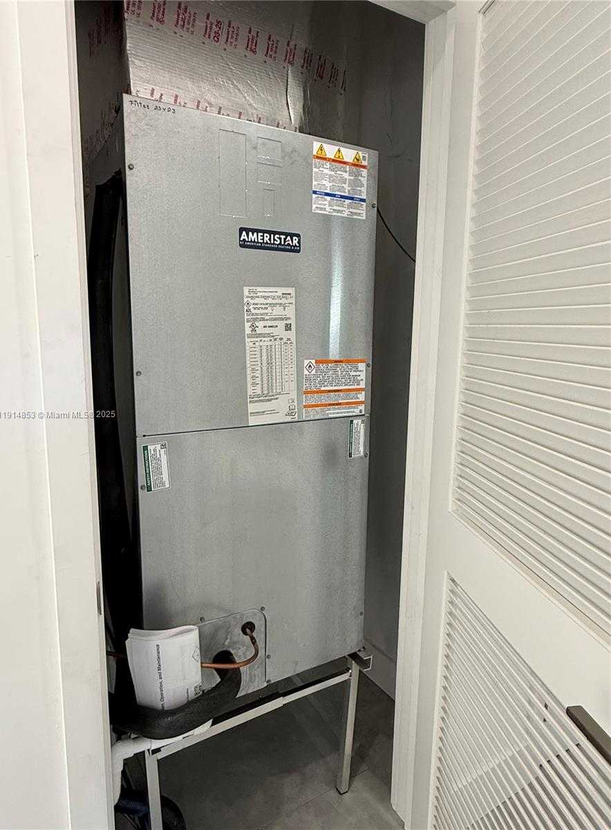 Small Image of 12615 NORTH MIAMI AVE #12615, North Miami Number 40