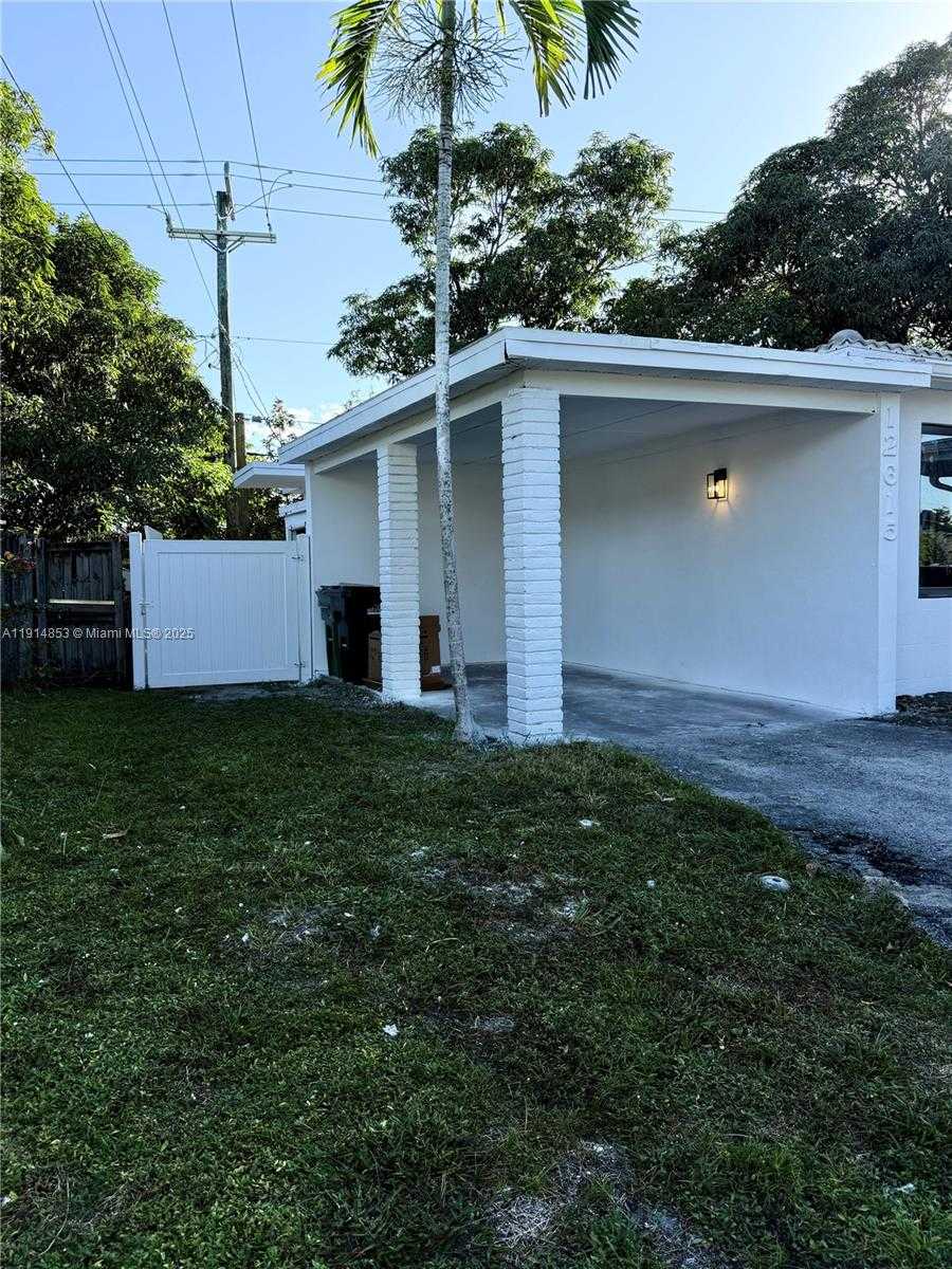 Small Image of 12615 NORTH MIAMI AVE #12615, North Miami Number 5