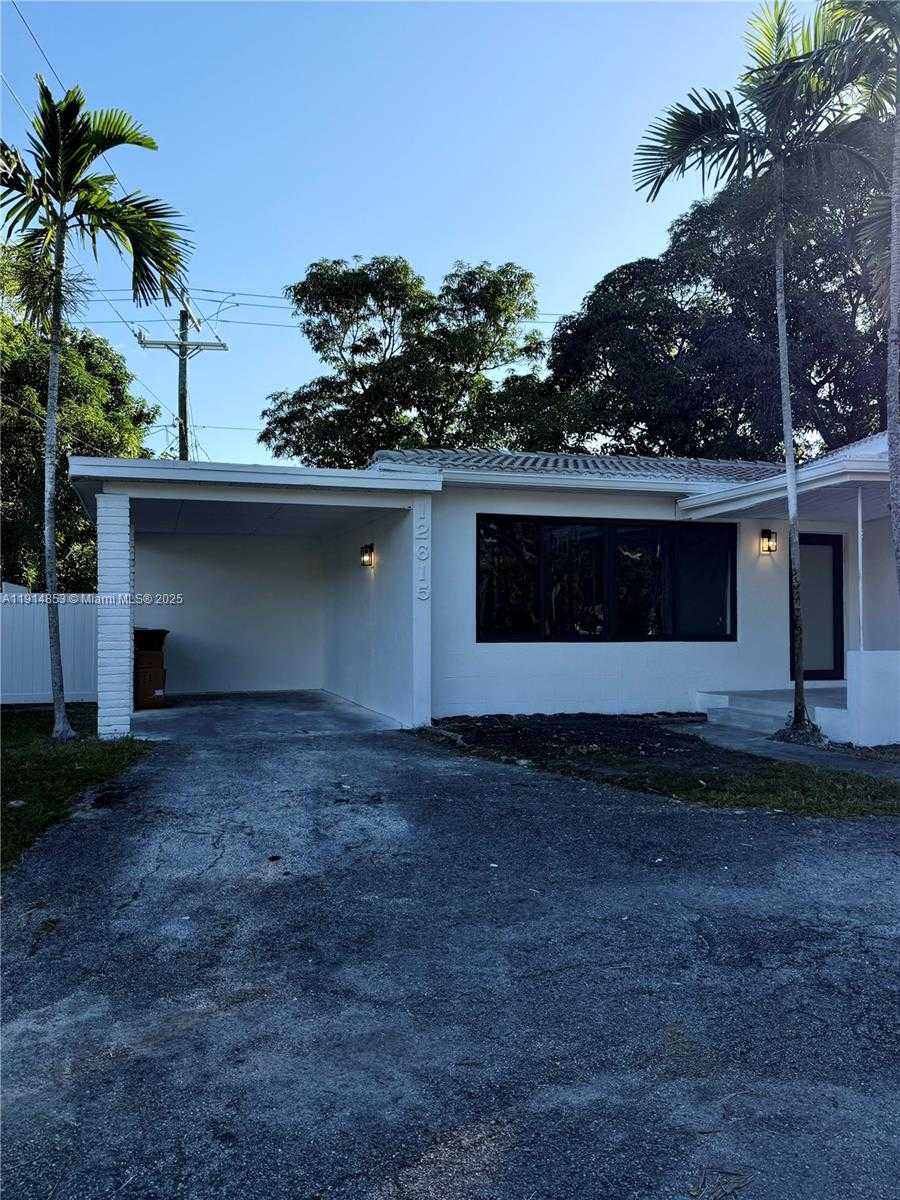Small Image of 12615 NORTH MIAMI AVE #12615, North Miami Number 6