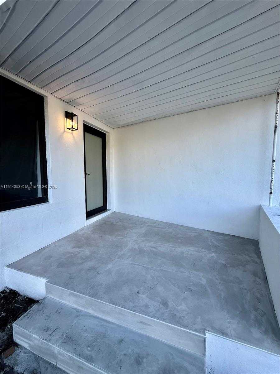 Small Image of 12615 NORTH MIAMI AVE #12615, North Miami Number 8