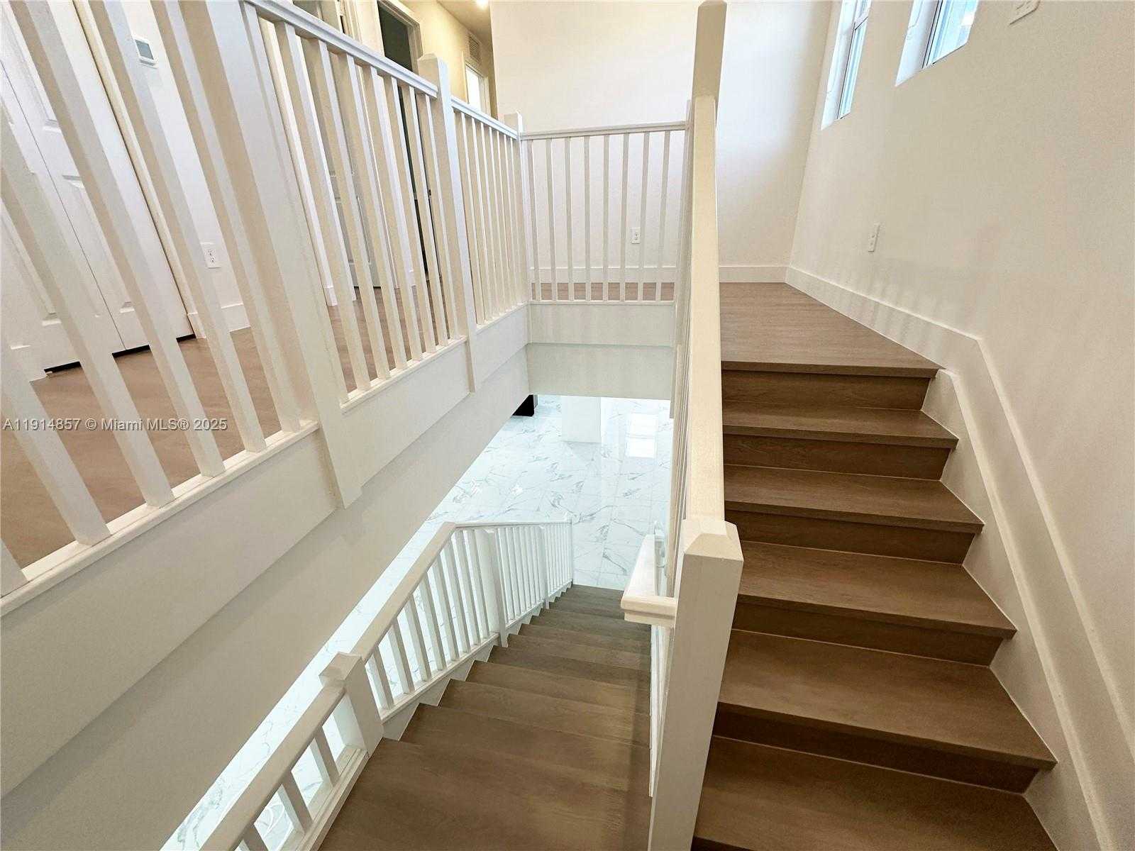 Small Image of 12273 SOUTH WEST 44TH ST, Davie Number 15