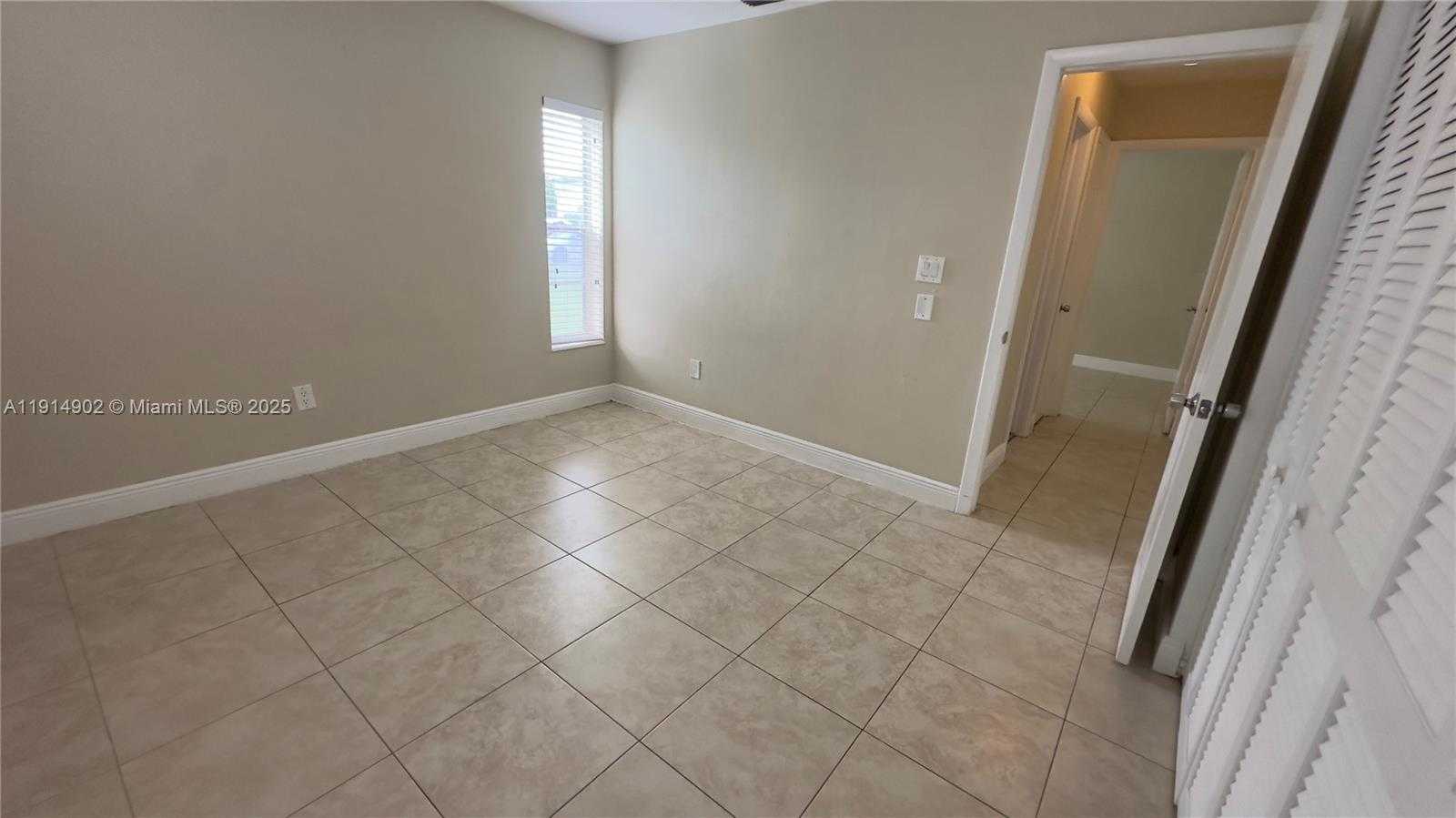 Small Image of 12240 SOUTH WEST 114TH TER #12240, Miami Number 10